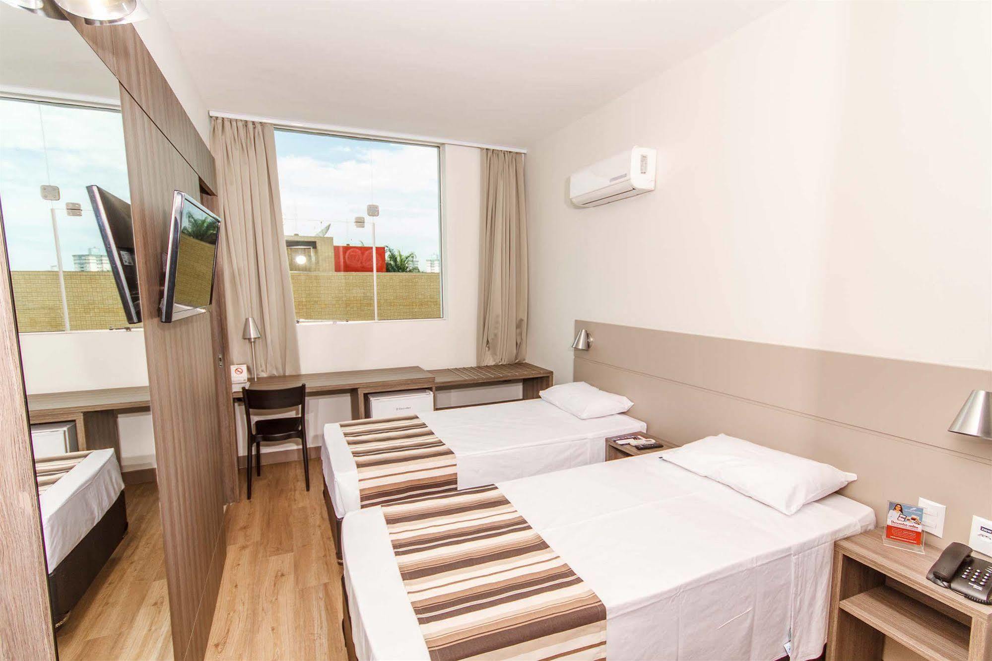 Hotel Valerim Itajai / Navegantes Luaran gambar
